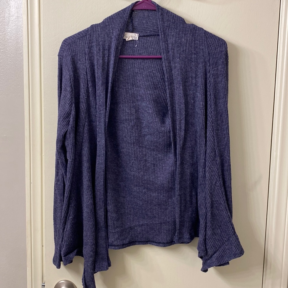 Lightweight Emi & Joe women’s cardigan